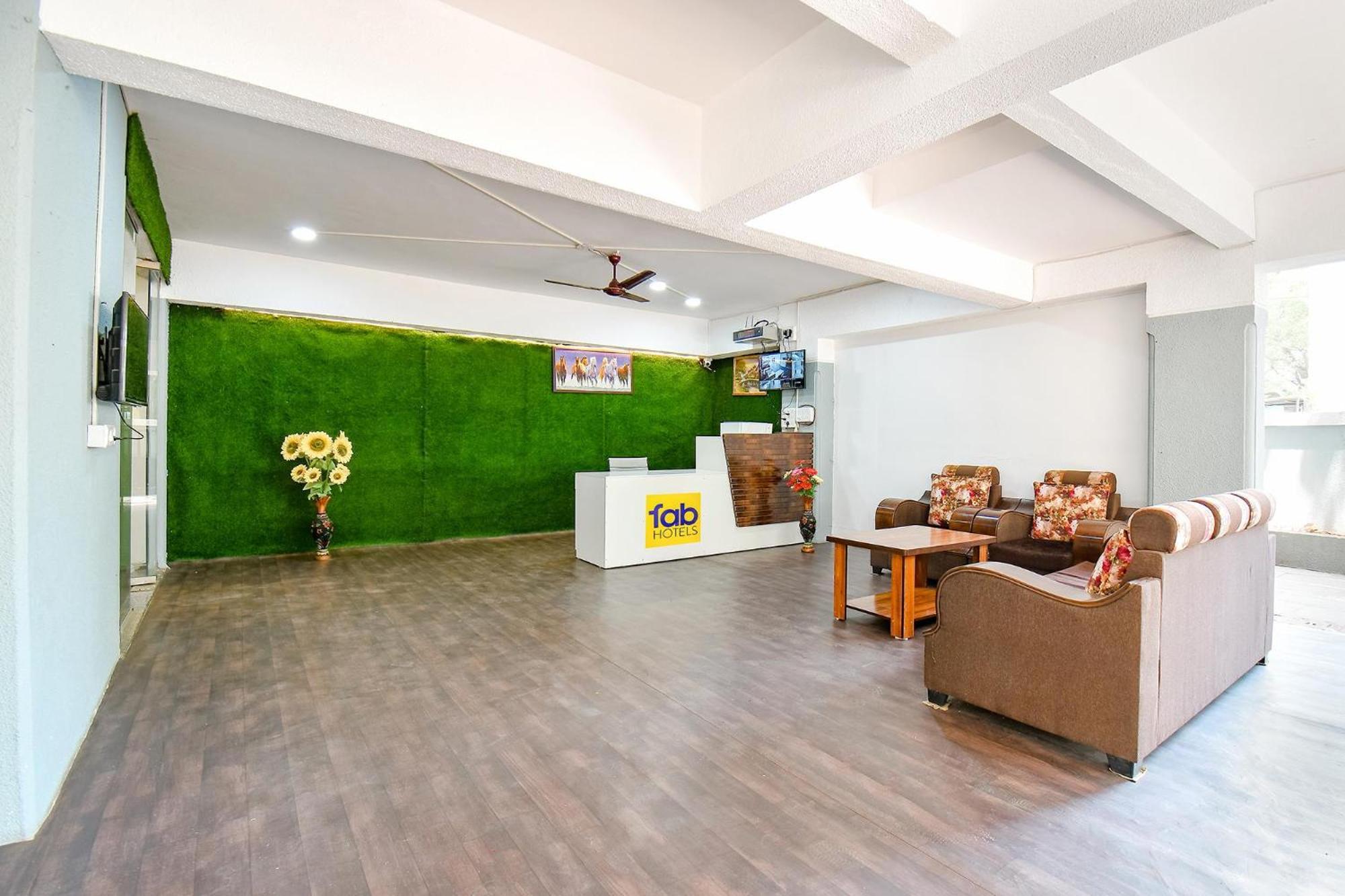 Fabhotel Skylight Studio Rooms - Nr Mcf Camp Pune Luaran gambar
